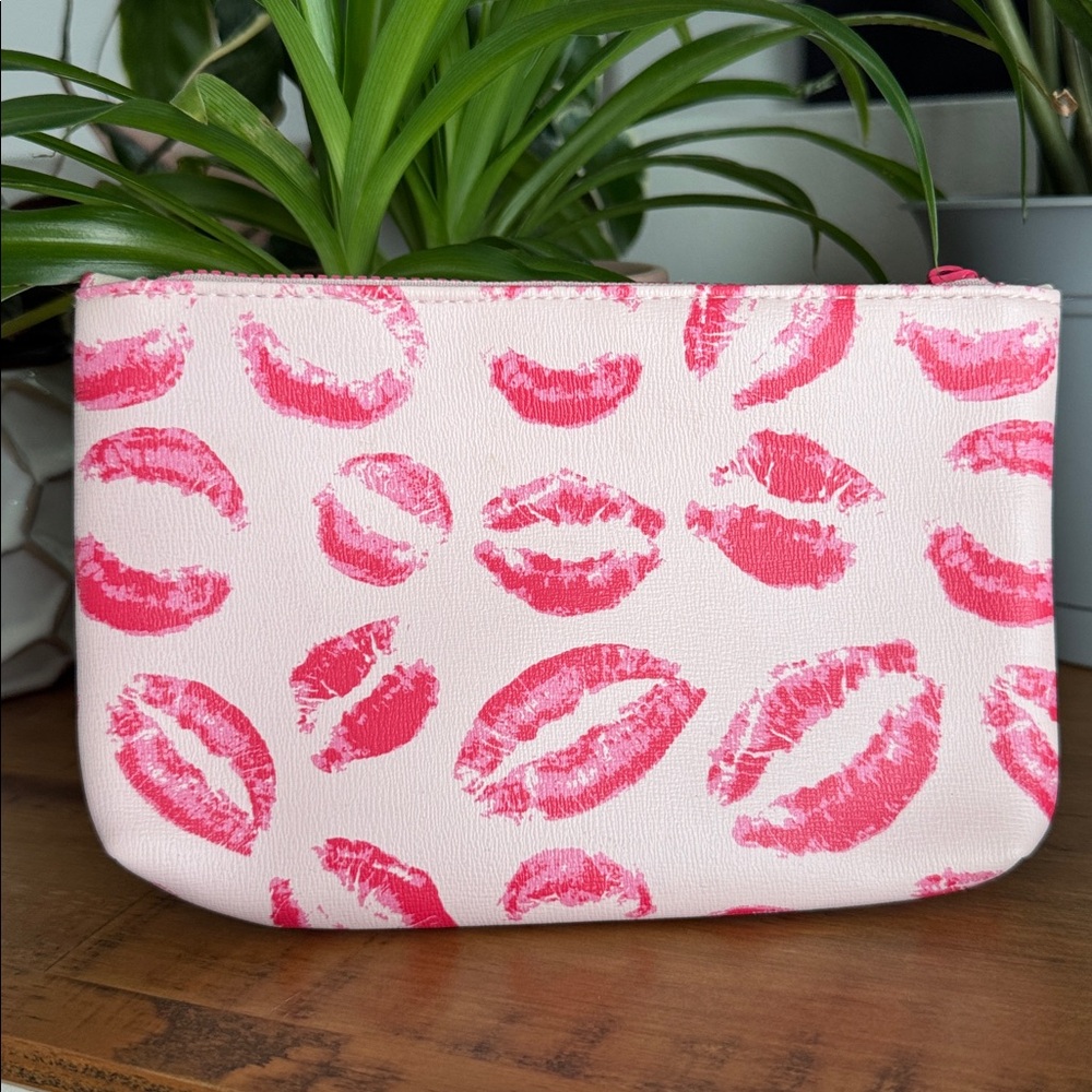 Ipsy Pink Lip Print Women's Bag - Picture 4 of 5
